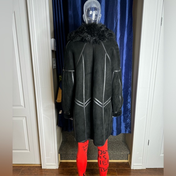 Reversible shearling coat - Picture 5 of 9